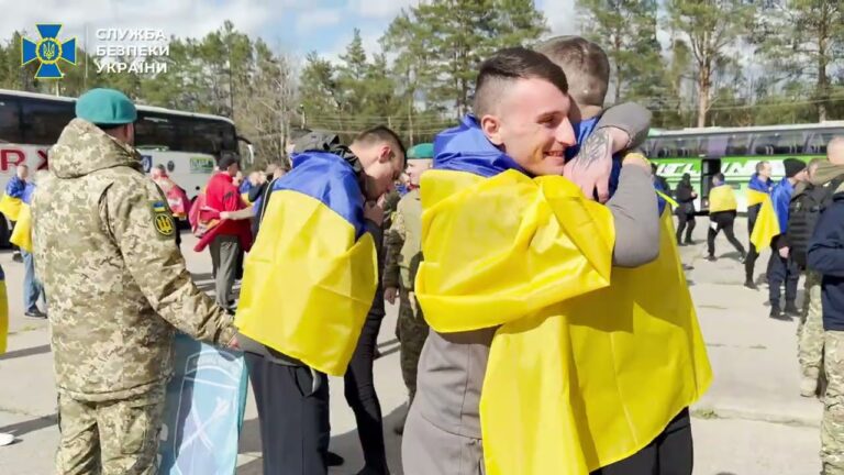 СБУ показала ексклюзивне відео з обміну полоненими 24 квітня