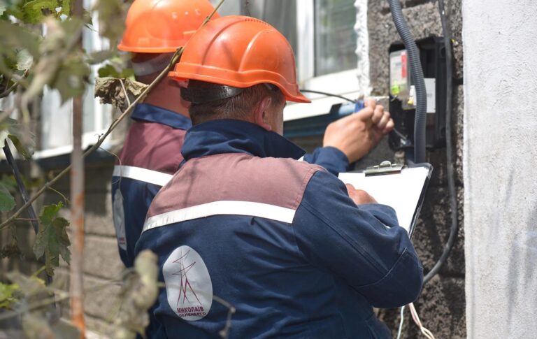 Миколаїв і Херсон повністю знеструмлені