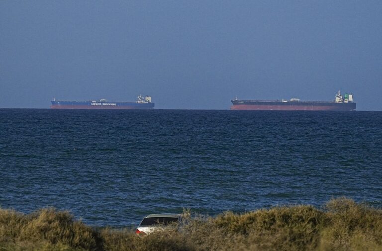 США і Іран відкрили Ормуз. Ціни на нафту реагують