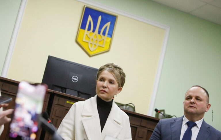 Суд дозволив Тимошенко виїхати за кордон